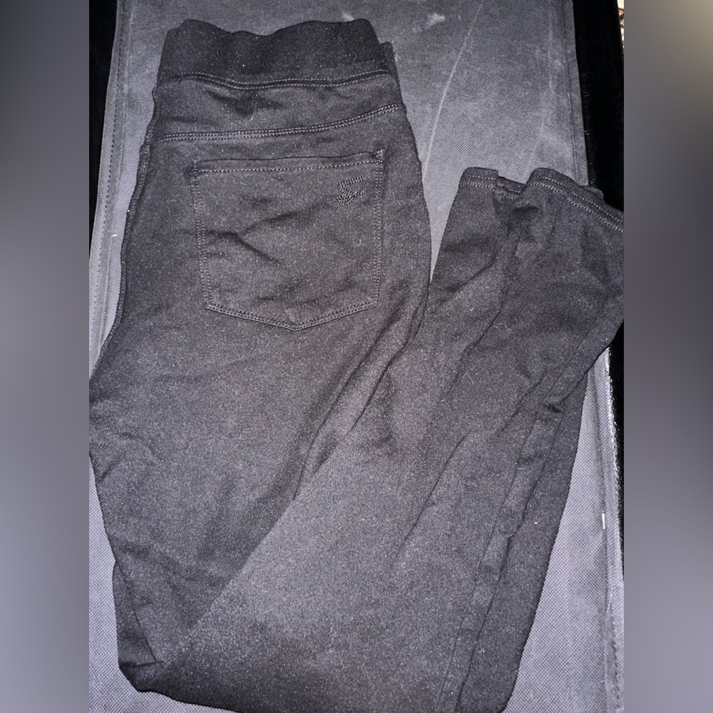 Black Slacks, Medium